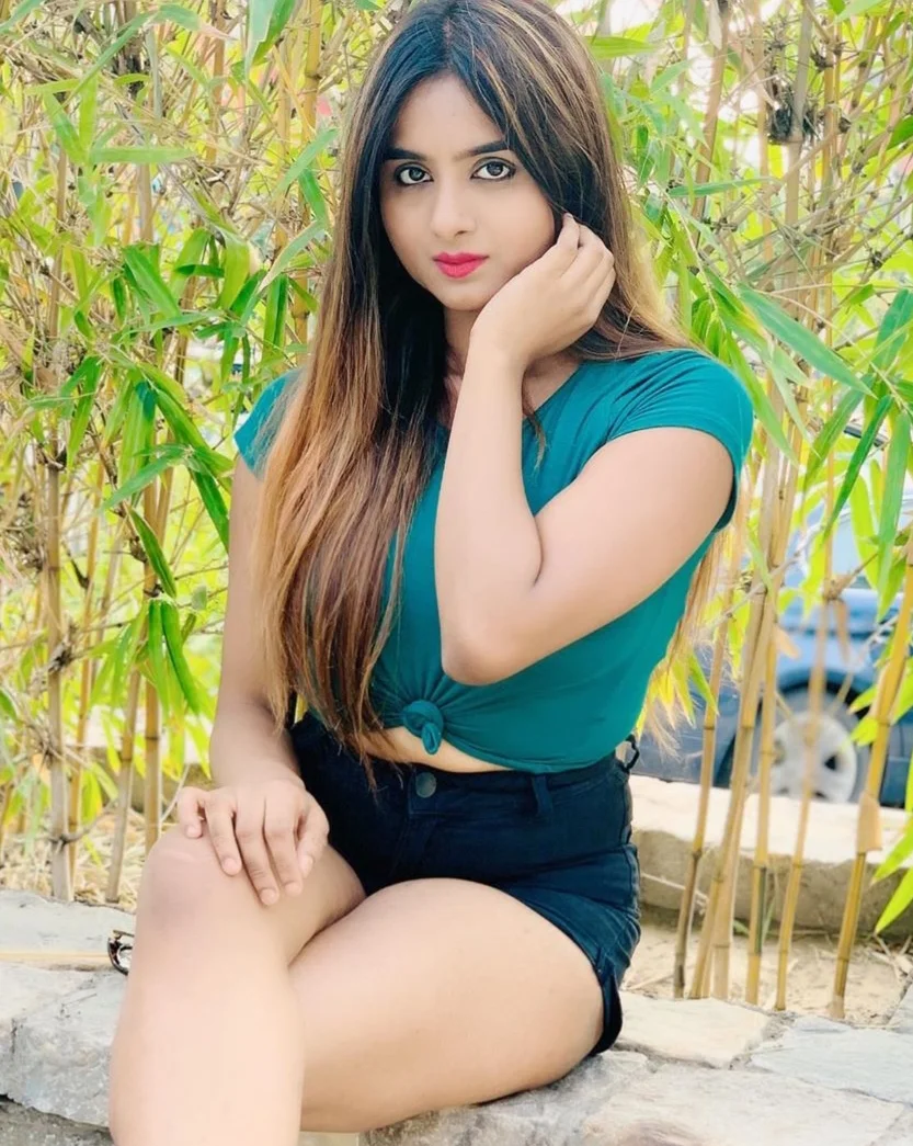 Free booking call girls in Lucknow